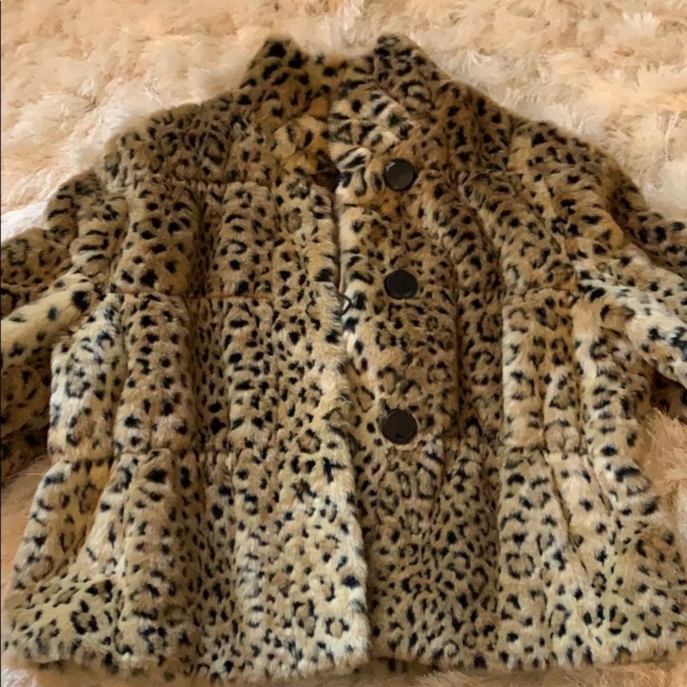 Leopard print faux for coat